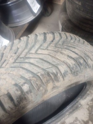 225/60 R18 Tire 7/32 Tread Depth Michelin Cross Climate 2 3187526