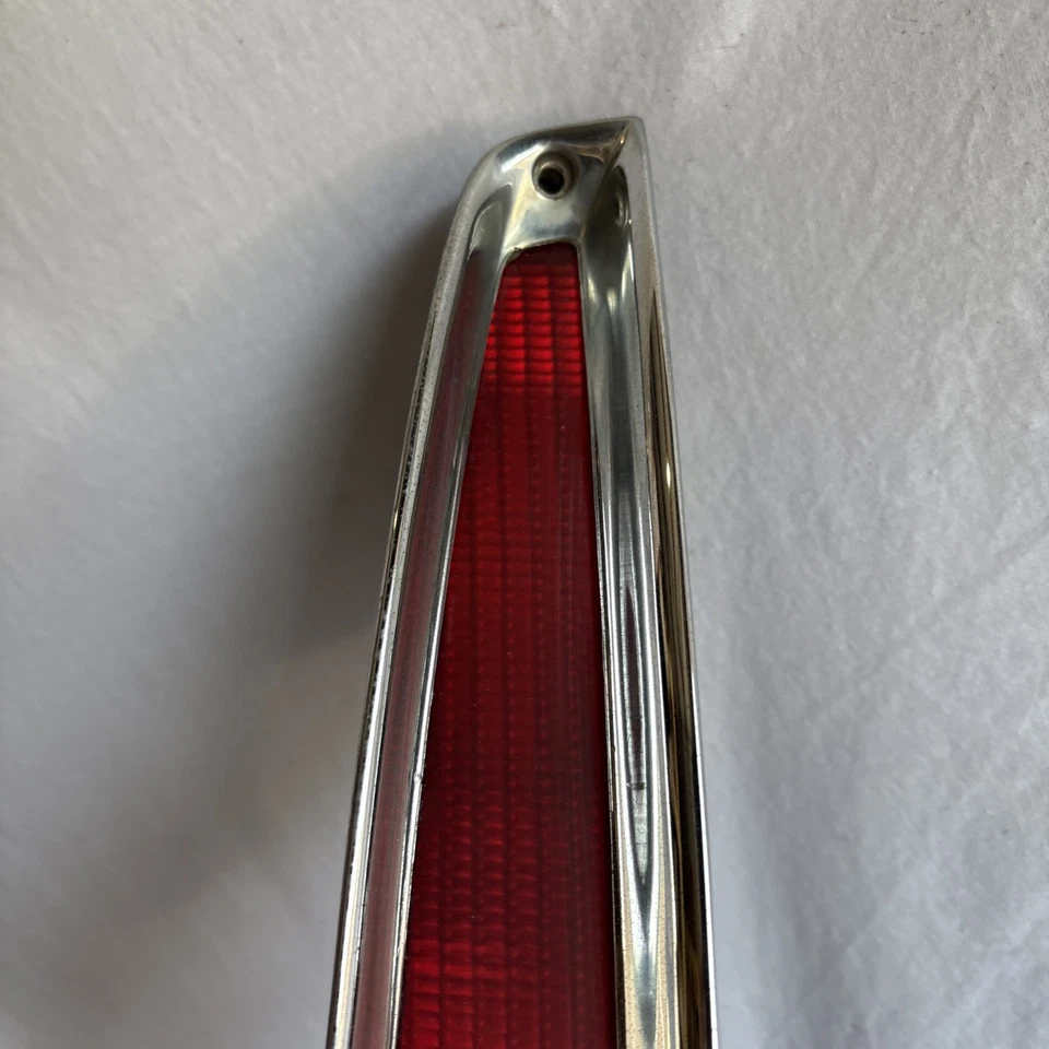 Lanterna traseira lateral esquerda para motorista Cadillac Deville 1994 a 1999 - Imagem 3 de 4