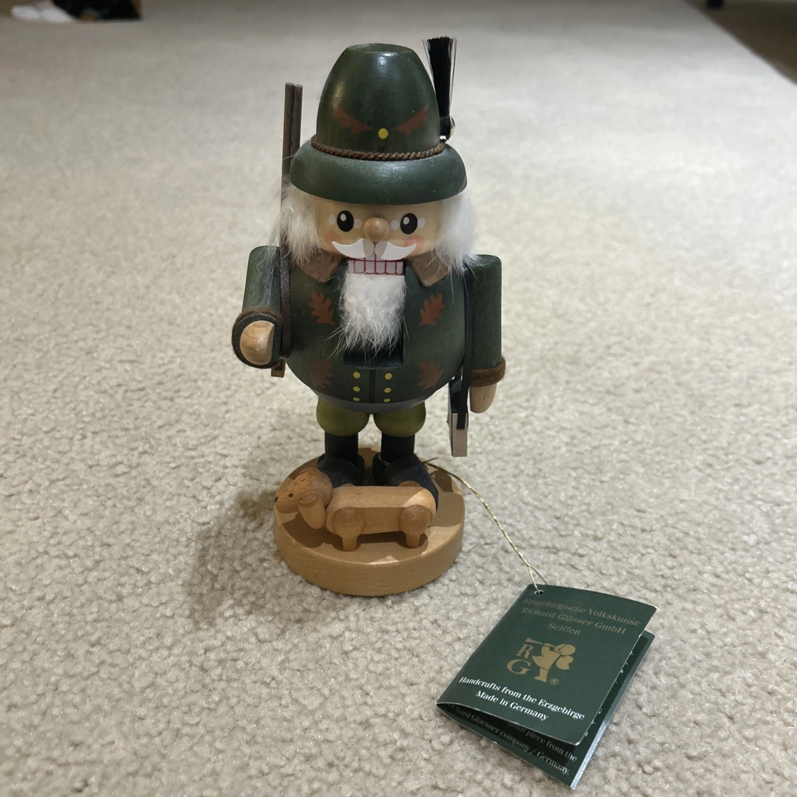 NWT Erzgebirge Forester Nutcracker 7.5” German Wood Seiffen Dachshund Hunter