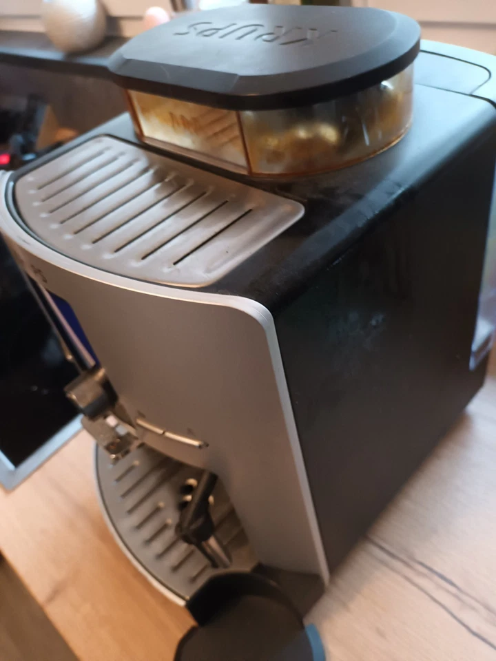 Krups EA82 Kaffeevollautomat Espresso-Vollautomat Ungetestet Defekt - Bild 4 von 4