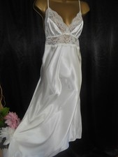 STUNNING VTG   PRESENCE  IVORY GOWN SIZE 14  BNWT  CD/TV BRIDAL