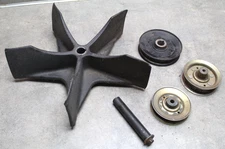 JOHN DEERE 48" POWER FLOW BLOWER GX48HPX016053 - FAN SHAFT AND PULLEYS - SHELF 2