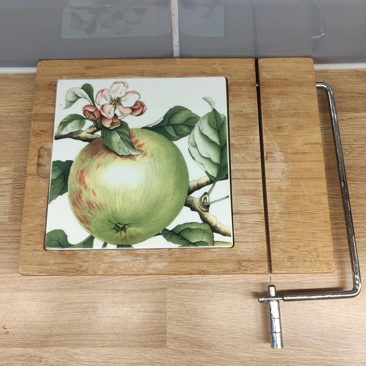 Vintage Pimpernel Cheese Board with Apple Tiled Theme And Cheese Slicer
Opens in a new window or tab