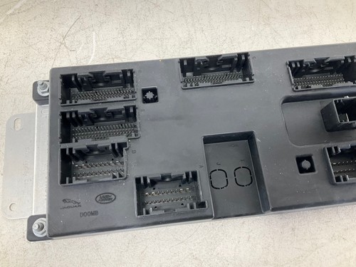 17 Jaguar XE BCM Body Control Module OEM CM - Picture 4 of 10
