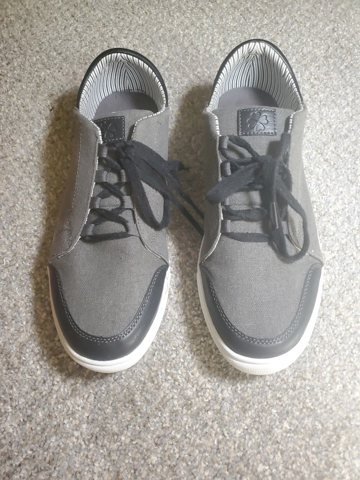 Zapatos informales LUKEES By MUK LUKS Cruise Glide para hombre talla 11 gris negro usados  Foto 3 de 4