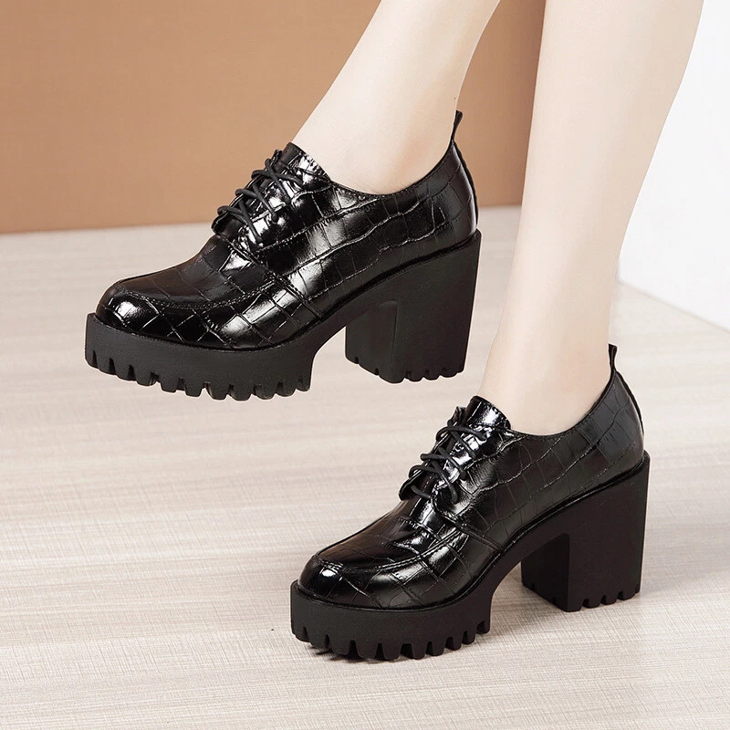 Lace up top pumps block heel