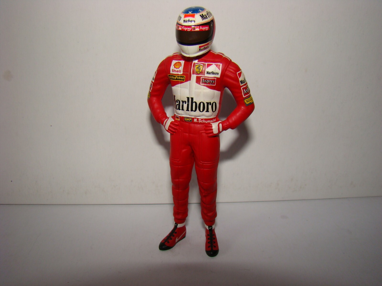 M.SCHUMACHER FIGURINE FERRARI MARLBoro 1997 1 18 EME LIMITED SUPERBE ET RAR M.SCHUMACHER FIGURINE FERRARI MARLBoro 1997 1 18 EME LIMITED SUPERBE ET RAR