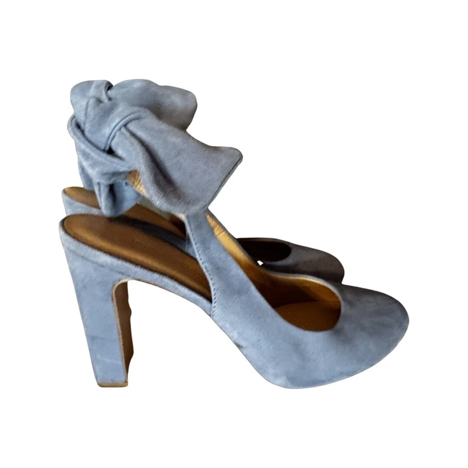 Tacón Banana Republic Gamuza Cuero Azul Cadí en Talla 7M Usado en Excelente Condición Foto 4 de 4