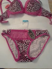 New ladies sexy  lacy push- up bra  and panties  sets .by paris pink