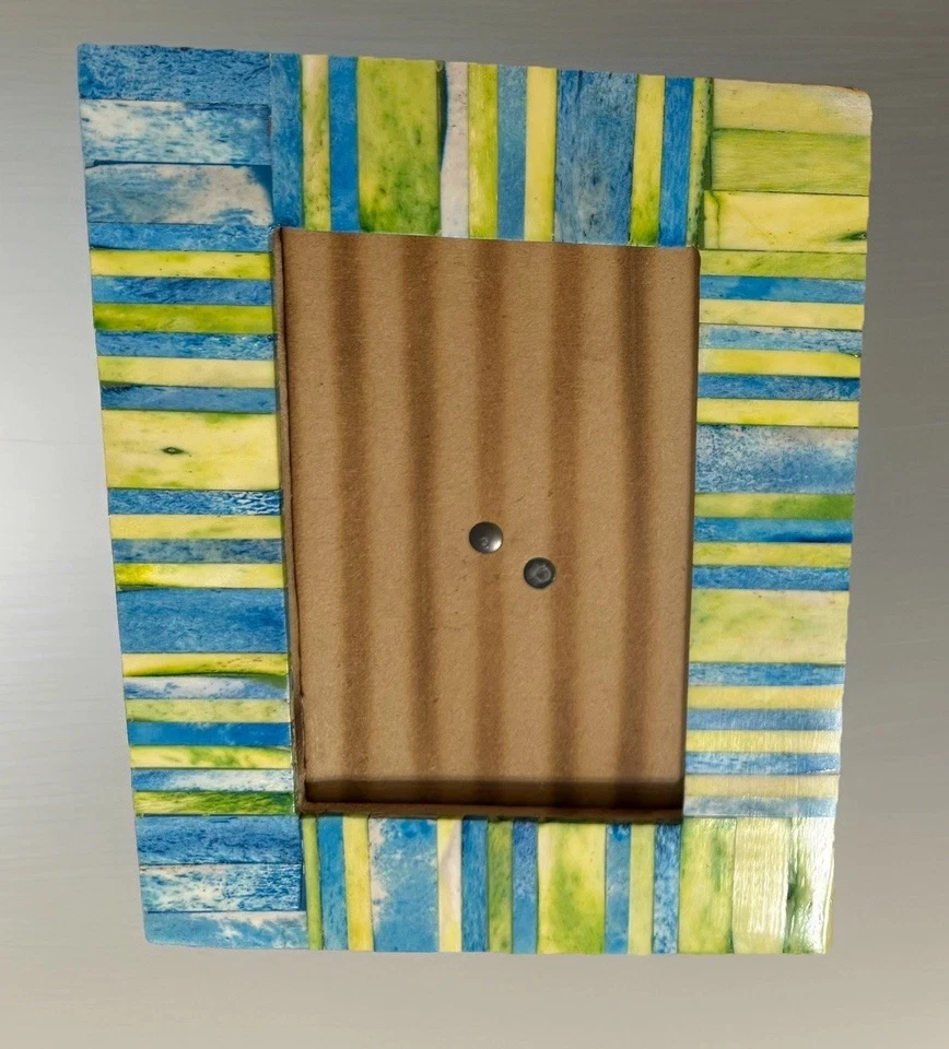 Moldura para foto/retrato Cynthia Rowley 4”x6” azulejos ósseos manchados verde. & Bl. 6,3”x8,3” - Imagem 2 de 4