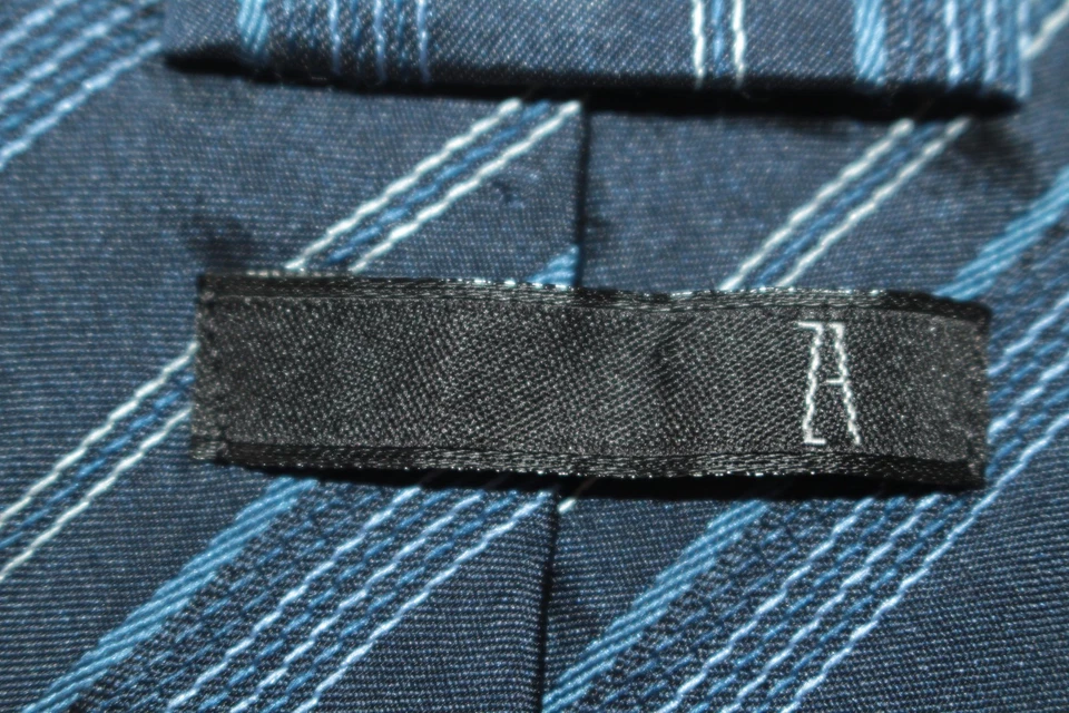 Corbata de seda ZARA hecha en Italia F82414 Foto 4 de 4