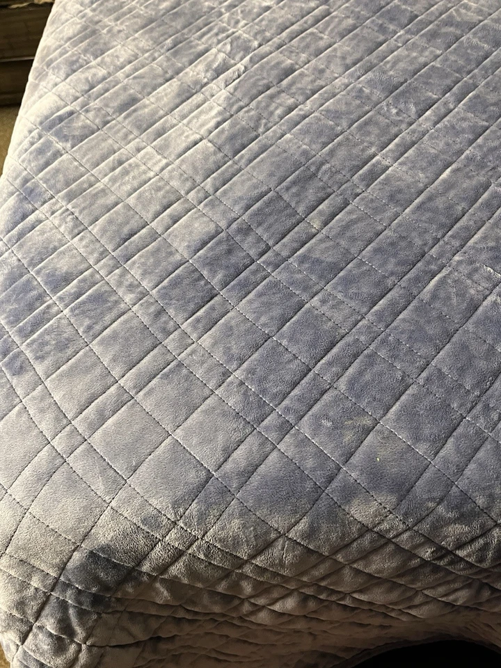 Quilted Coverlet Bedspread California King Blue Velvety Heavy Warm Blanket - Image 3 of 4