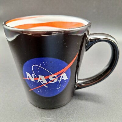 NASA - Amerikanische Flagge - schwarze Tasse 