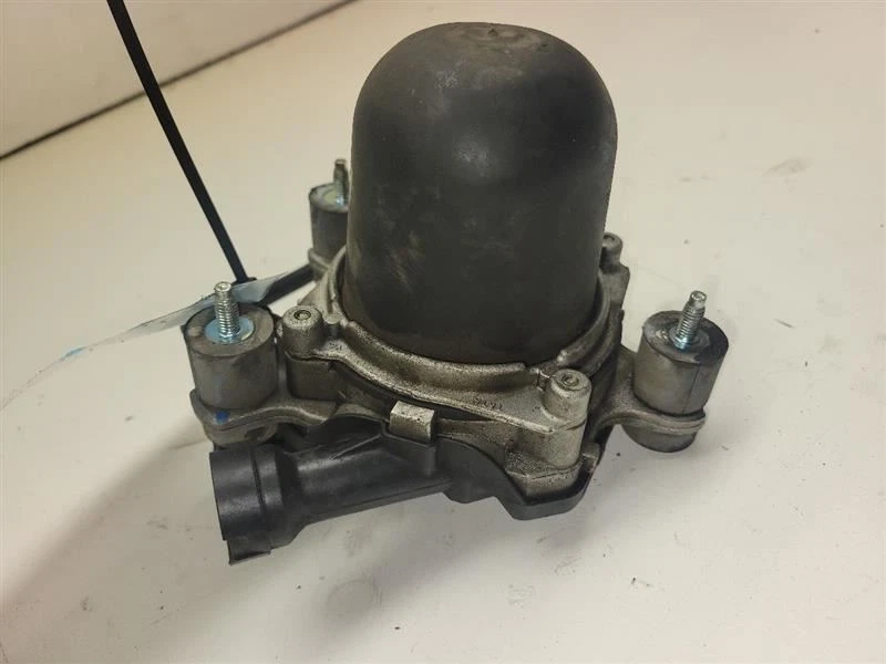 2013 VOLKSWAGEN BEETLE СМОГ НАСОС - Изображение 2 из 4