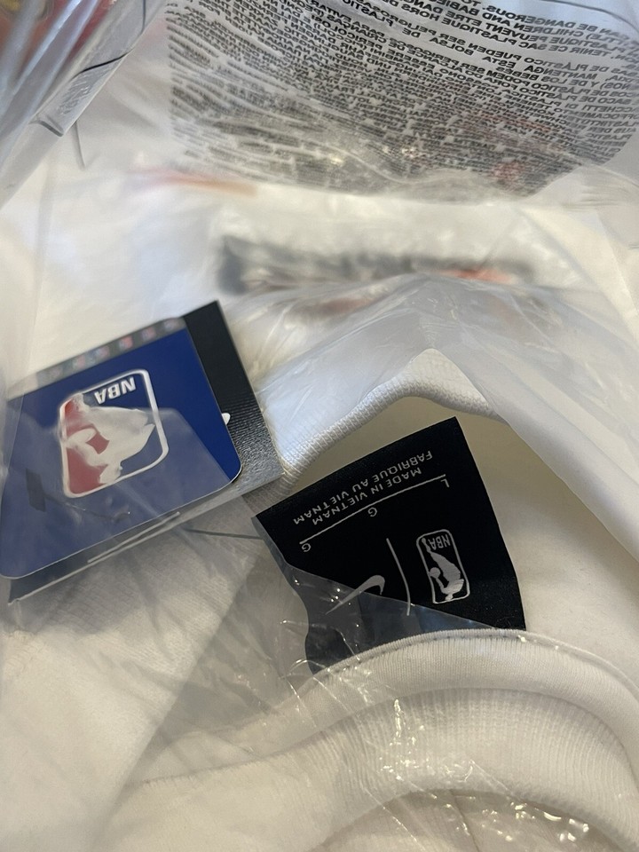 KITH x NIKE New York Knicks NBA Crewneck playoff MENS LARGE BRAND NEW