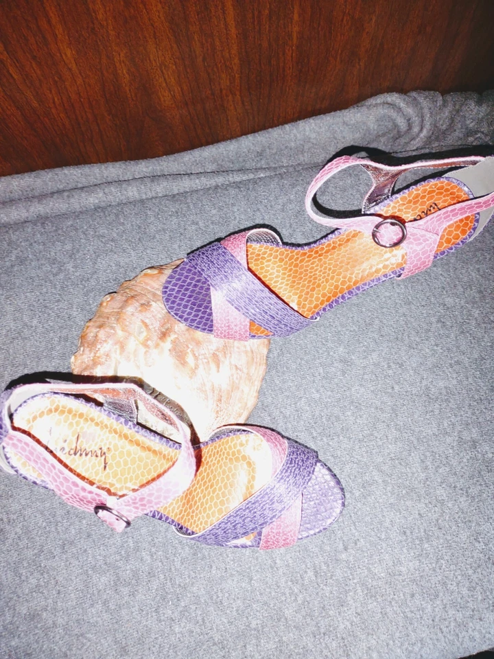 Luichiny 5in Heels Size 9 Women Bow Tie Shoes Multi Color EUC VTG Faux Snakeskin - Image 2 of 4