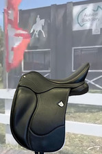 Bates Isabell Icon DEMO Dressage Saddle Black 17