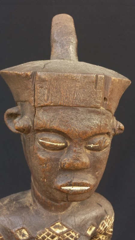DENGESE FIGURE - D.R.O.C. BEAUTIFUL WOODEN AFRICAN ART SCULPTURE