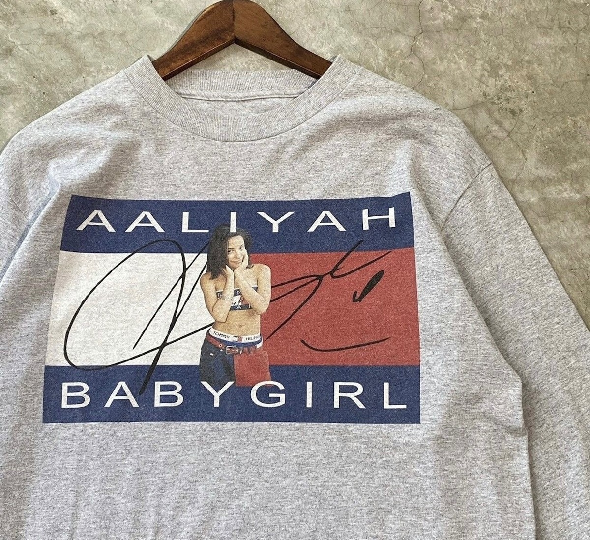Vintage Early 2000 Alliyah Baby Girl L/S Rap T Shirt ( (Hip Hop 