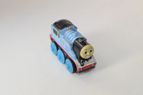 2002 LEARNING CURVE THOMAS DIE CAST MOTORIZED TRAIN. SOLD AS IS.