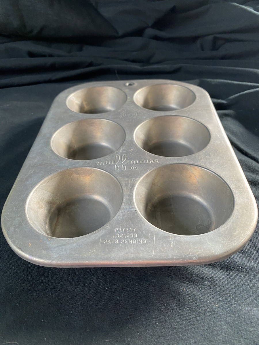 VINTAGE MUFFINAIRE ALUMINUM MUFFINS PAN TIN UNITED AIRCRAFT
