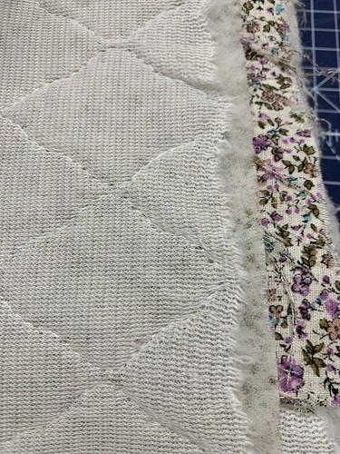 Vintage Pre-Quilted Fabric Dainty Tiny Floral Calico Marcus Bros Purple 4 Yards - Picture 4 of 10