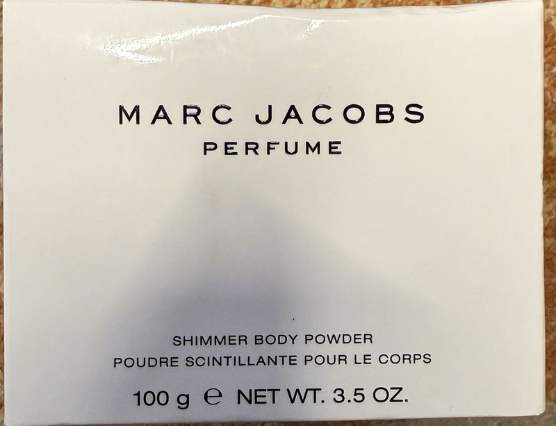 MARC JACOBS PERUME SHIMMER BODY POWDER 100 G