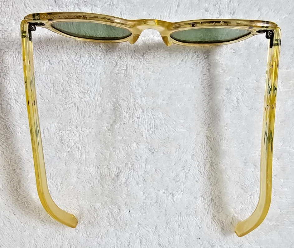 VTG 1950s WILLSON Cat-Eye Sunglasses Hand-Painted Green Lenses USA + Floral Case - Image 3 of 4