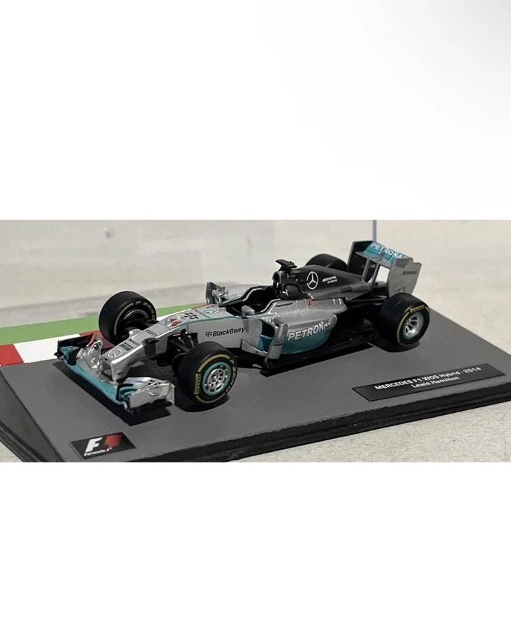 Mercedes-Benz 1:43 Diecast Racing Cars 2014 Vehicle Year for sale