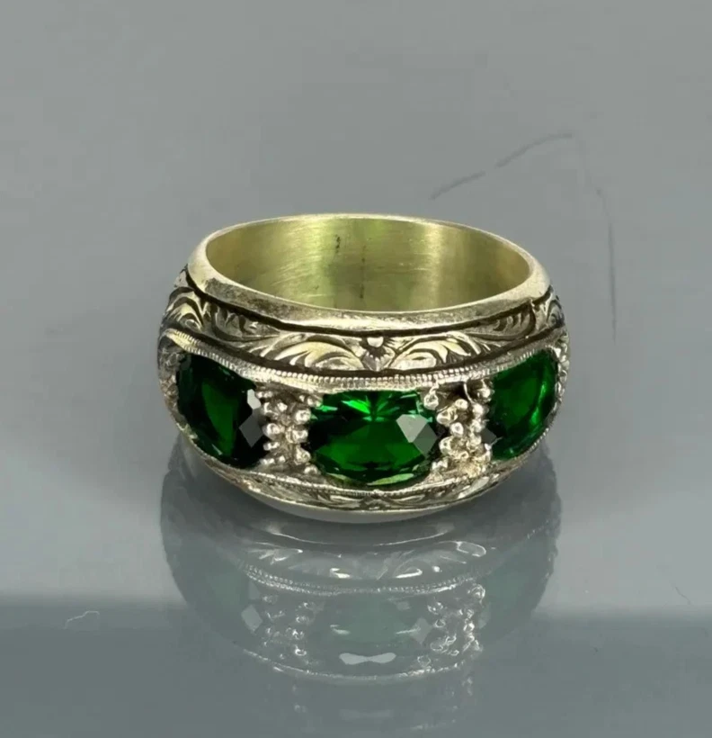 Handmade Sterling Silver Men's Ring: Emerald Green Stone, Vintage Inlaid Design - Image 2 of 4