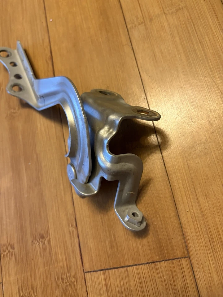 Dobradiças de capô 2012 - 2016 TOYOTA PRIUS C ESQUERDA LH PRATA FABRICANTE DE EQUIPAMENTO ORIGINAL - Imagem 4 de 4