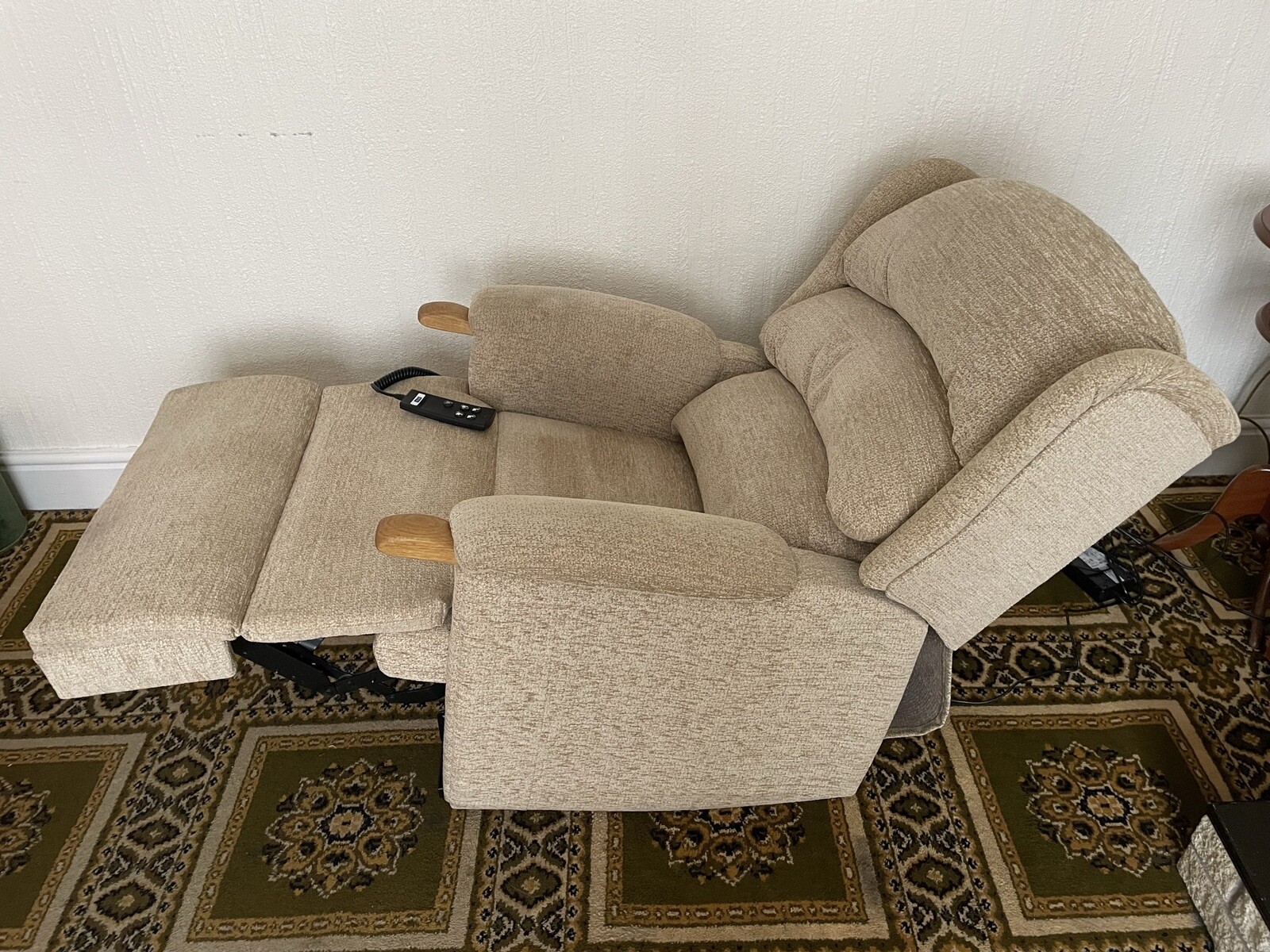 HSL RISE AND RECLINER ARM CHAIR eBay