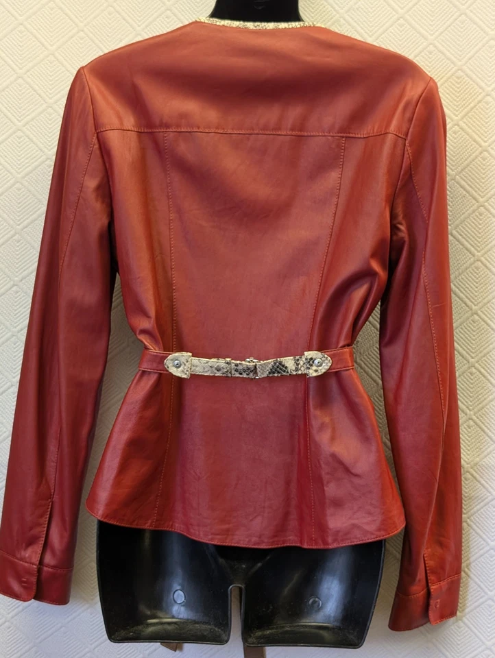 Jaqueta de couro vermelha com cinto Elie Tahari S - Imagem 2 de 4