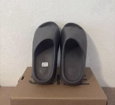 Onyx Yeezy Slides Size 10 