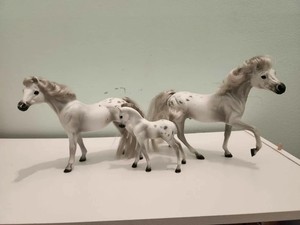 Grand Champions Original Family "Spot o Silver, Snow Queen, & Shadow"