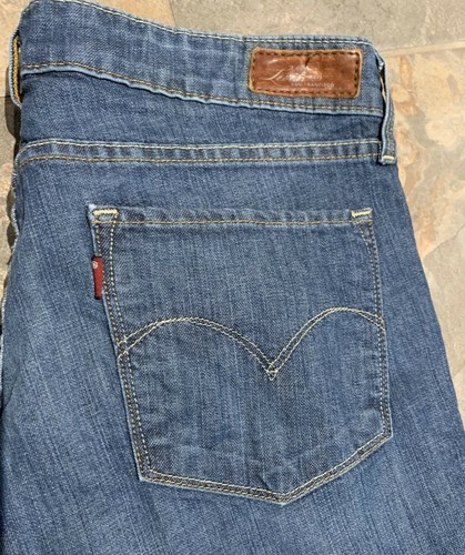 jeans demi curve levis