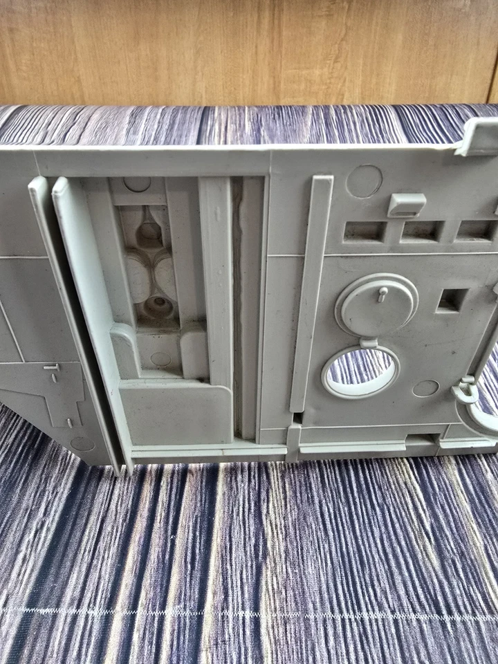 Antigo Hasbro G.I. Porta-aviões Joe USS Flagg 2º convés parede M-4057 LEIA QUEBRADA - Imagem 4 de 4