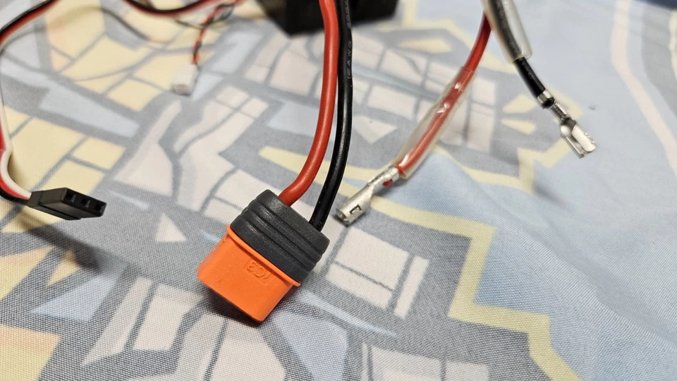 Dynamite DYNS2213 Brushed Waterproof Esc IC3 Connector Axial SCX 10 RC Crawler - Image 3 of 4