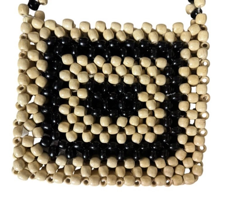 BOLSO DE HOMBRO BANDOLERA ZARA HECHO A MANO EN BLANCO Y NEGRO MADERA CON CUENTAS Foto 2 de 3