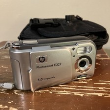 HP  PhotoSmart E327 5.0MP Digital Camera Silver Y2K MySpace
