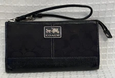 Coach Wallet / Wristlet, Black, Patent Leather Trim, Rectangular, Pre-owned