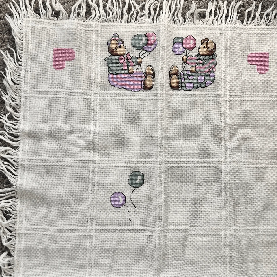 Manta de bebé punto de cruz hecha a mano osos de peluche y globos 43”x25” NUEVA Foto 3 de 4