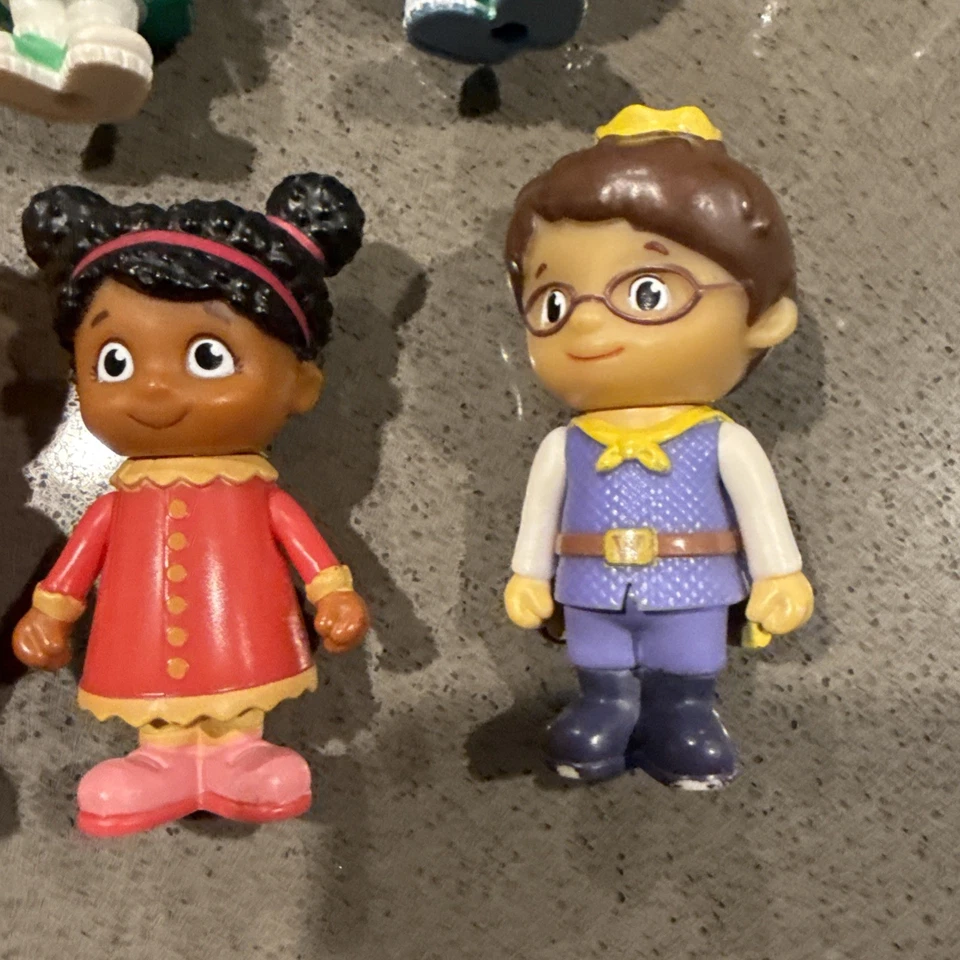 Juego de figuras Daniel Tiger's Neighborhood Friends Elaina/Daniel/Príncipe/Búho Niño de 5 Foto 3 de 4