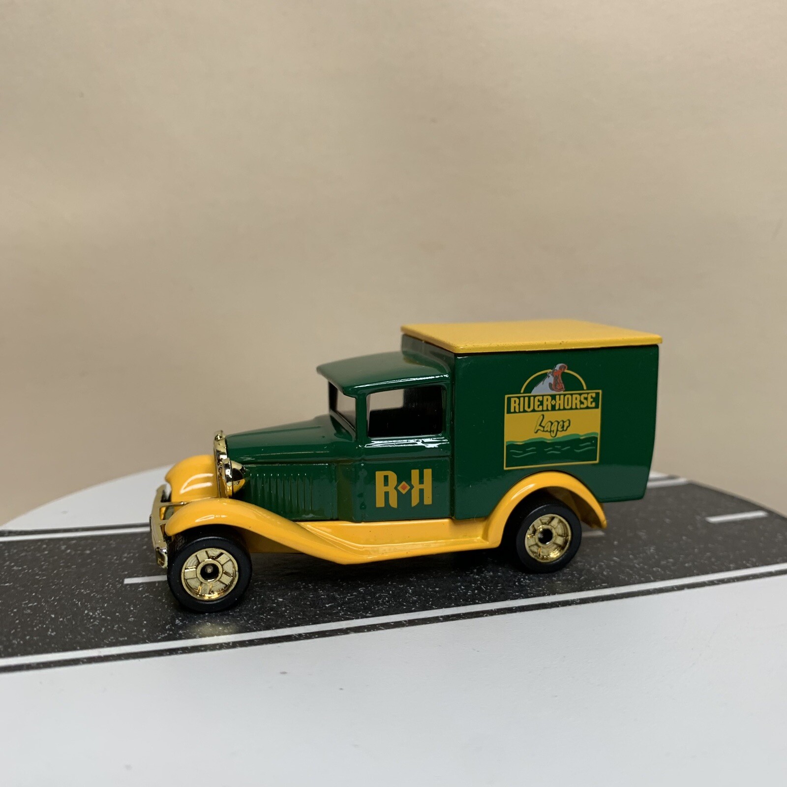 Matchbox Micro Breweries Ford Model A River Horse Ales & Lagers Green/Yellow NM