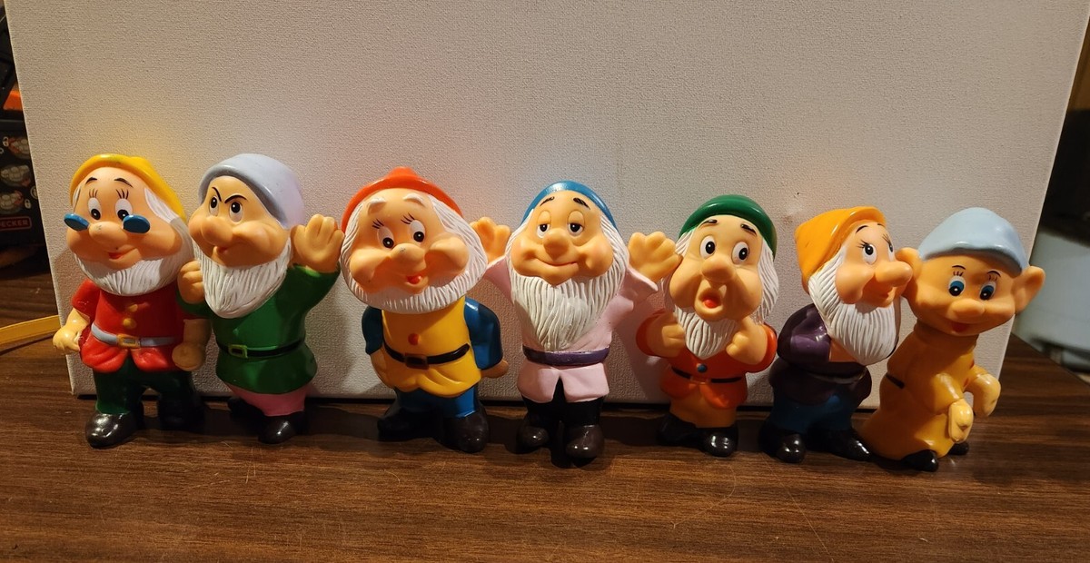 Vintage DISNEY Seven Dwarfs Rubber Squeak Toys 80's W/plastic case