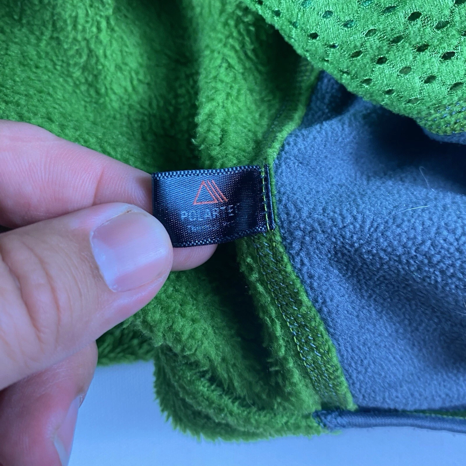 patagonia polartec fleece r2 full zip grinch jacket
