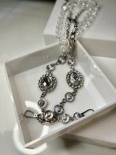 CLEAR ACRYLIC DETACHABLE CHAIN