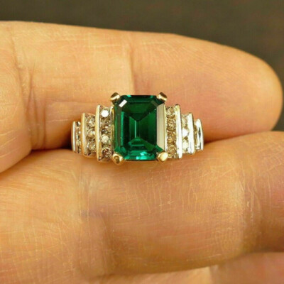 Damen 3 Kt Smaragd Grün Diamant Cluster Jahrestag Verlobungsring Gelbgold-Finish