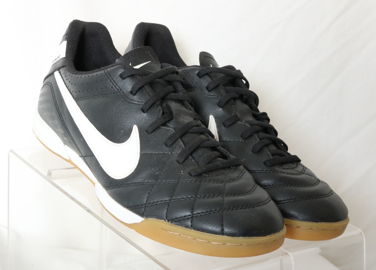 black quilted tennis shoes