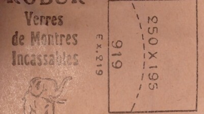 VERRE MONTRE BASE PLATE 21 x 27 mm - HEXAGONAL - DESSUS DOME PYRAMIDAL
